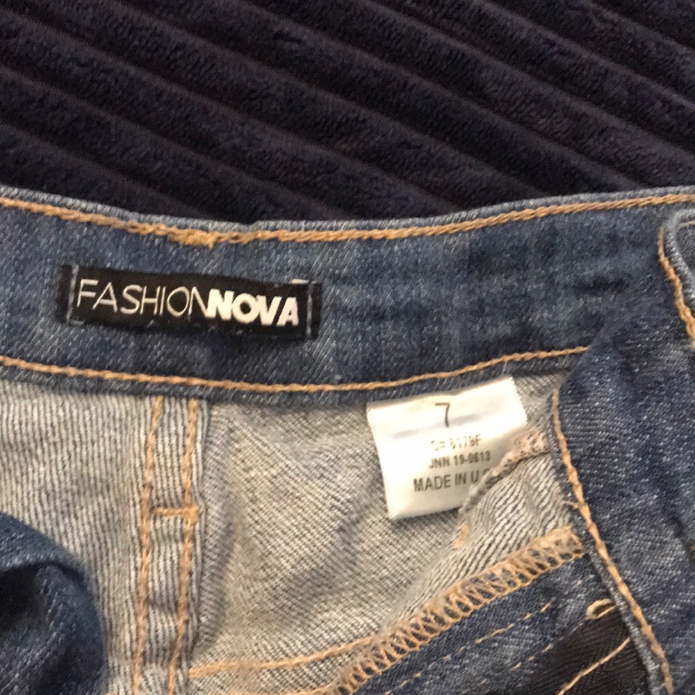 Shorts - Picture 2 of 4